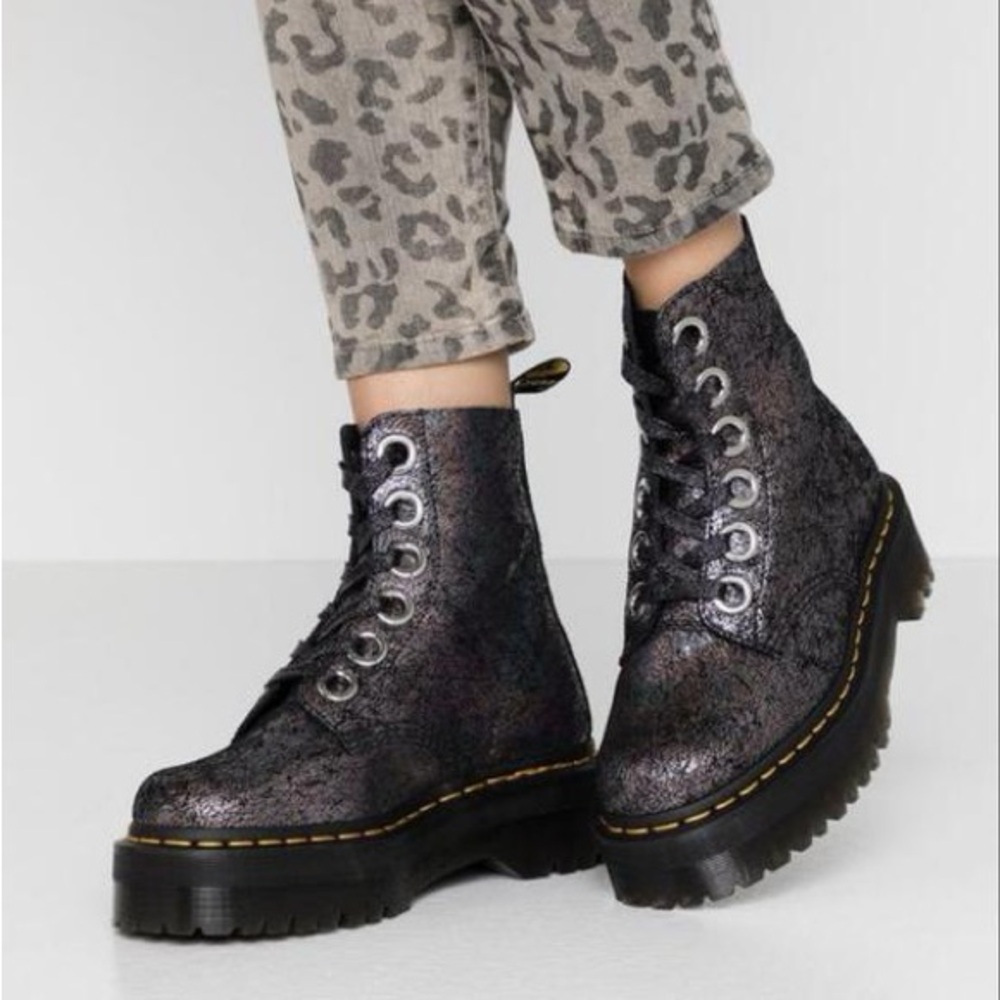 Rare Dr Martens Molly iridescent crackle platforms boots